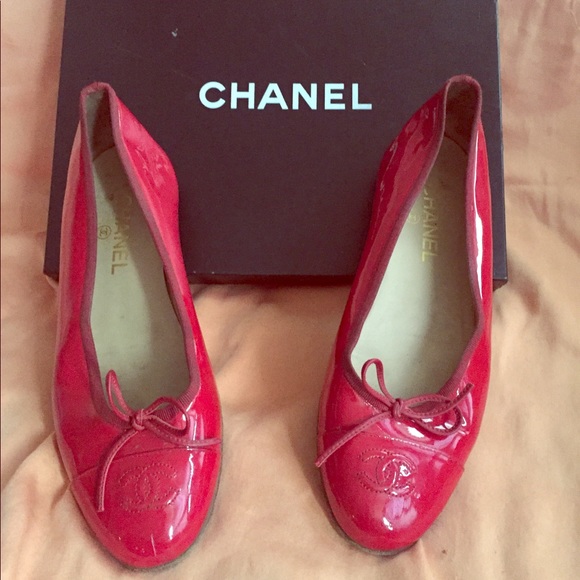 CHANEL Shoes - Chanel Flats/Loafers